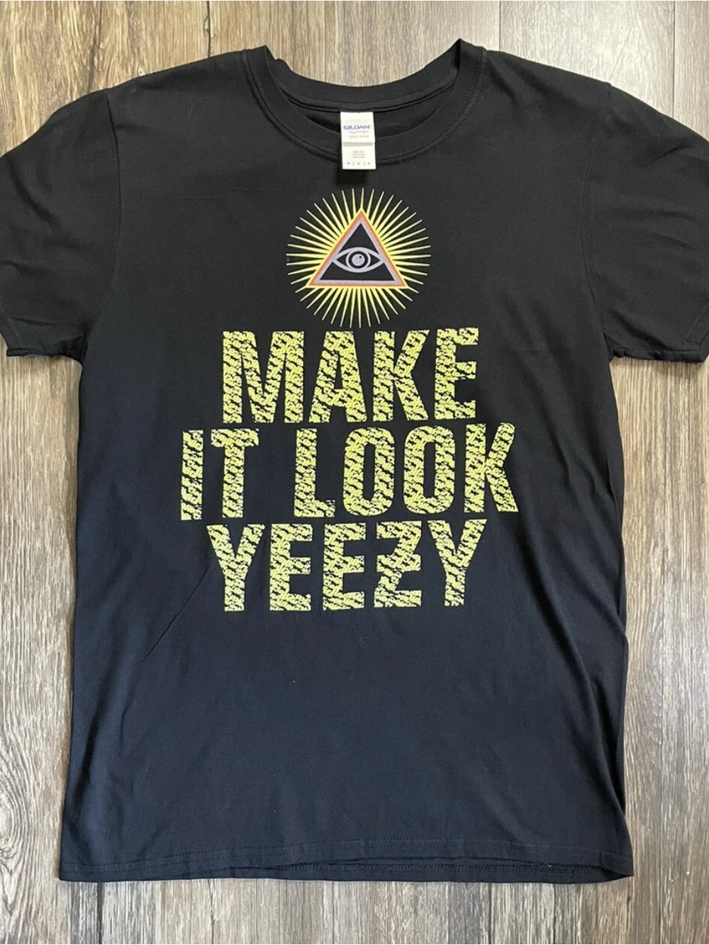 Gildan Soft Style Ring Spun Graphic Tee To Match Frozen Yellow YEEZY 350 Sz M